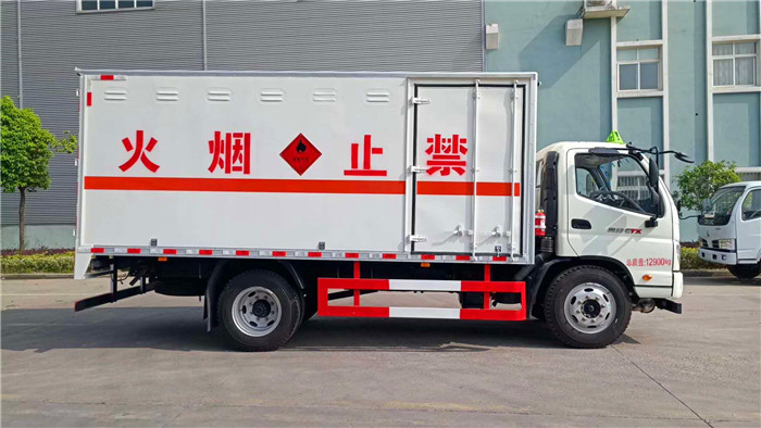 奧鈴7.3噸民爆運輸車