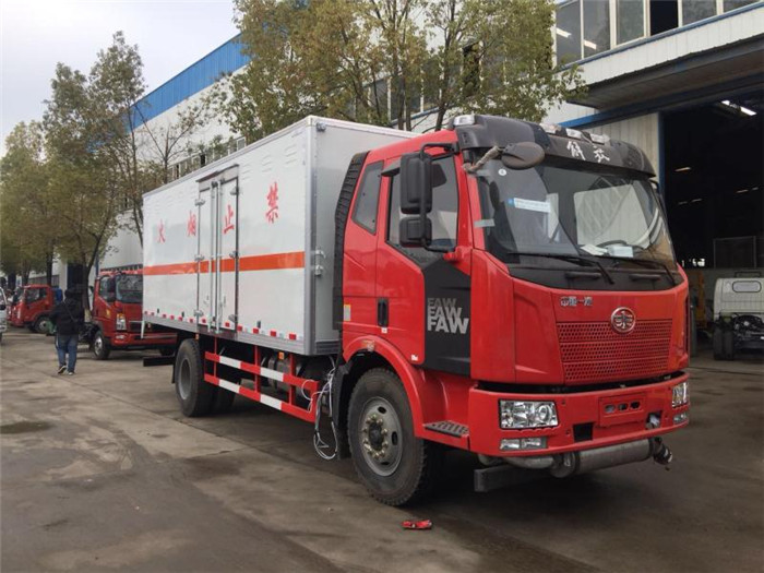 解放9.99噸民爆運輸車