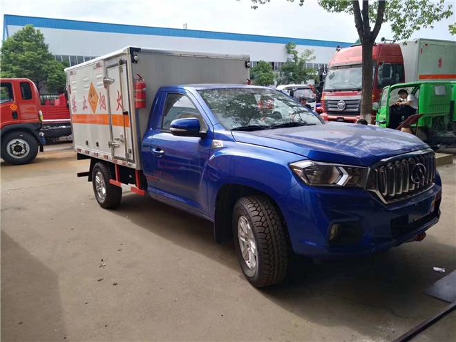 上汽大通自動(dòng)擋皮卡民爆運(yùn)輸車 上汽大通自動(dòng)擋皮卡民爆運(yùn)輸車