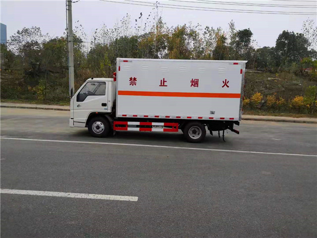 國六藍牌江鈴民爆運輸車