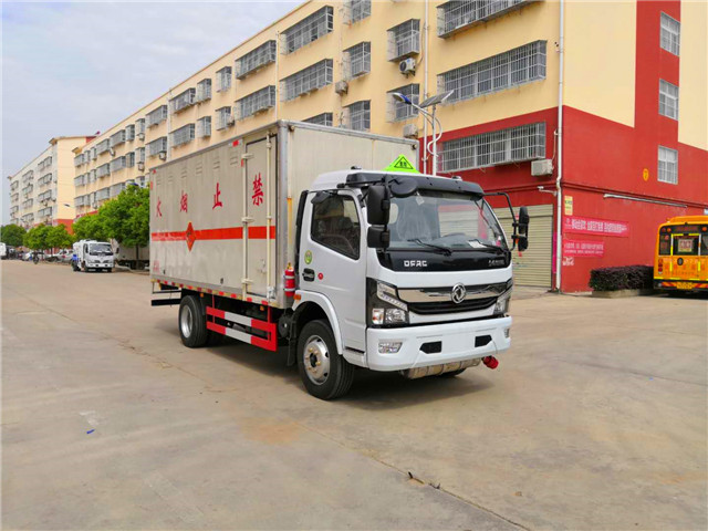 國六東風(fēng)多利卡民爆運(yùn)輸車