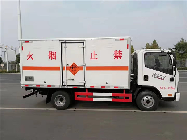 國六藍牌解放氣體廂式運輸車