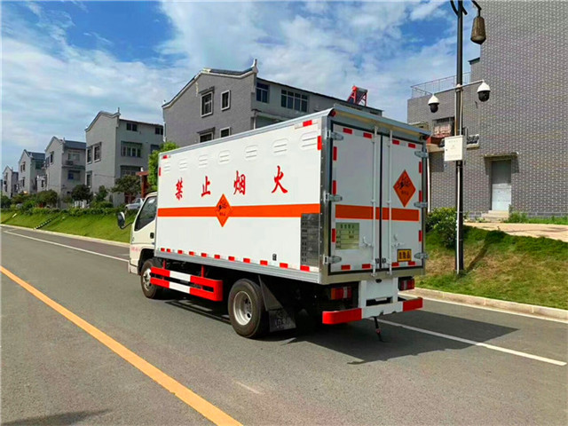 國六江鈴藍牌氣體廂式運輸車