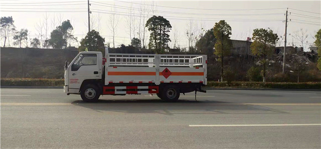 國六藍牌江鈴氣瓶運輸車