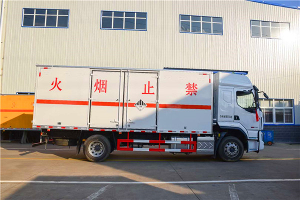 6米6雜項(xiàng)廂式運(yùn)輸車 6米6雜項(xiàng)廂式運(yùn)輸車